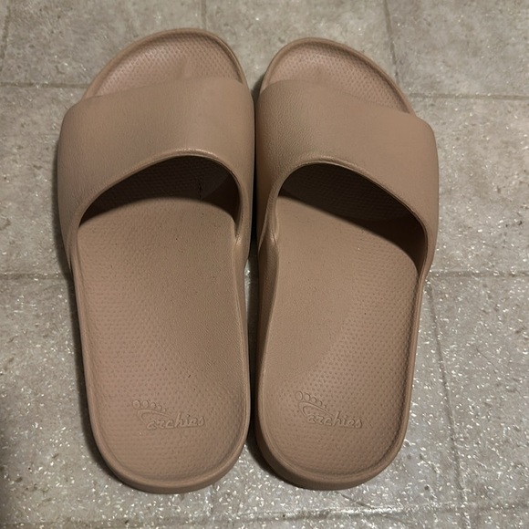 Archie’s Australian Footwear - Picture 4 of 5